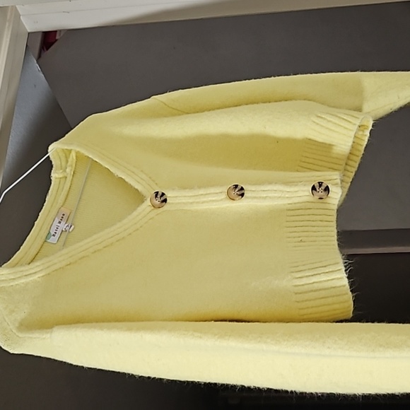 Yellow cardigan sweater 💛 - Picture 3 of 8